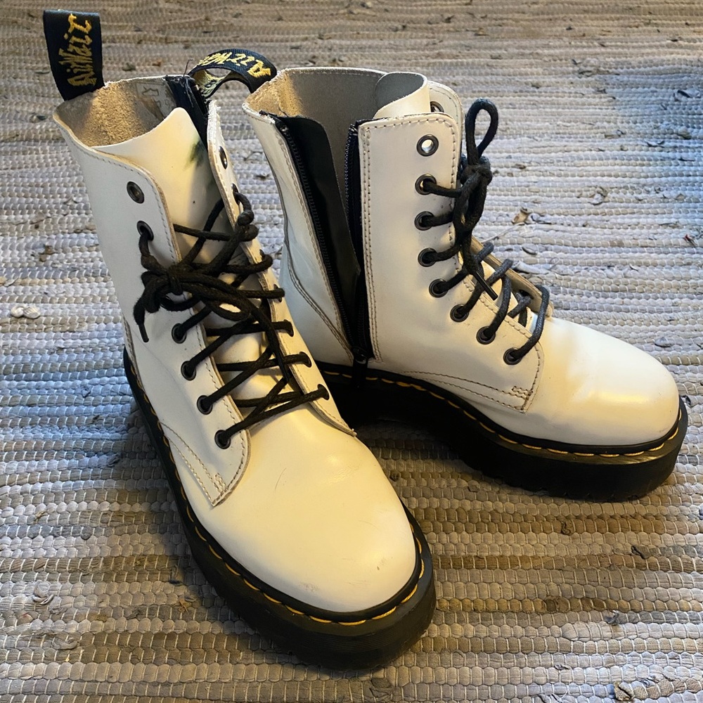 Dr. Martens Jadon